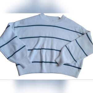 Hollister Women's Green and White Striped Sweater